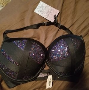 2014 fashion show Victoria Secret bra